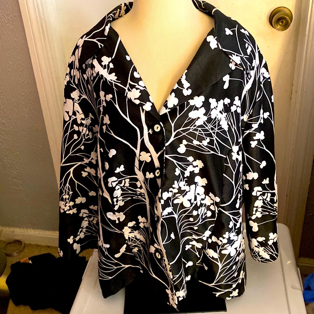 Dressbarn 3X  jacket / button down shirt/ blazer black and white